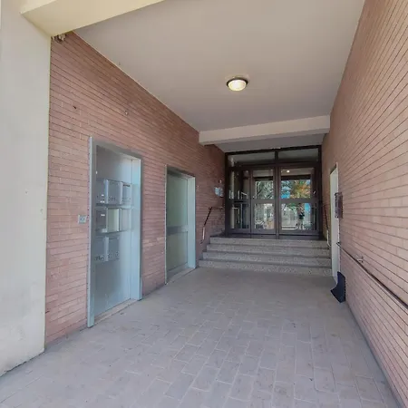 Close To The - Modern With Ac By Host Hero *