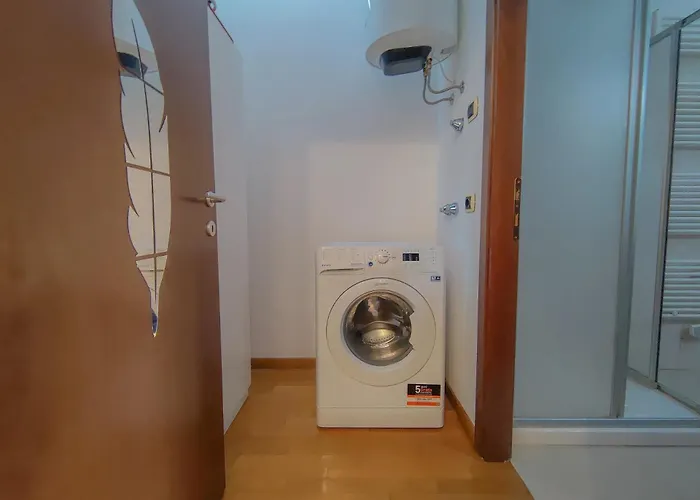 Close To The - Modern With Ac By Host Hero