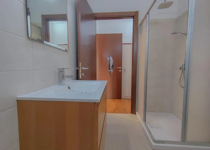 Apartment Close To The - Modern With Ac By Host Hero