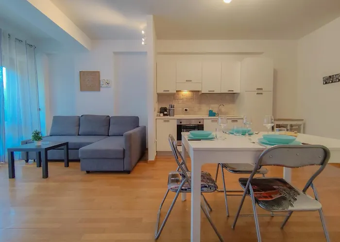 Close To The - Modern With Ac By Host Hero Apartment *